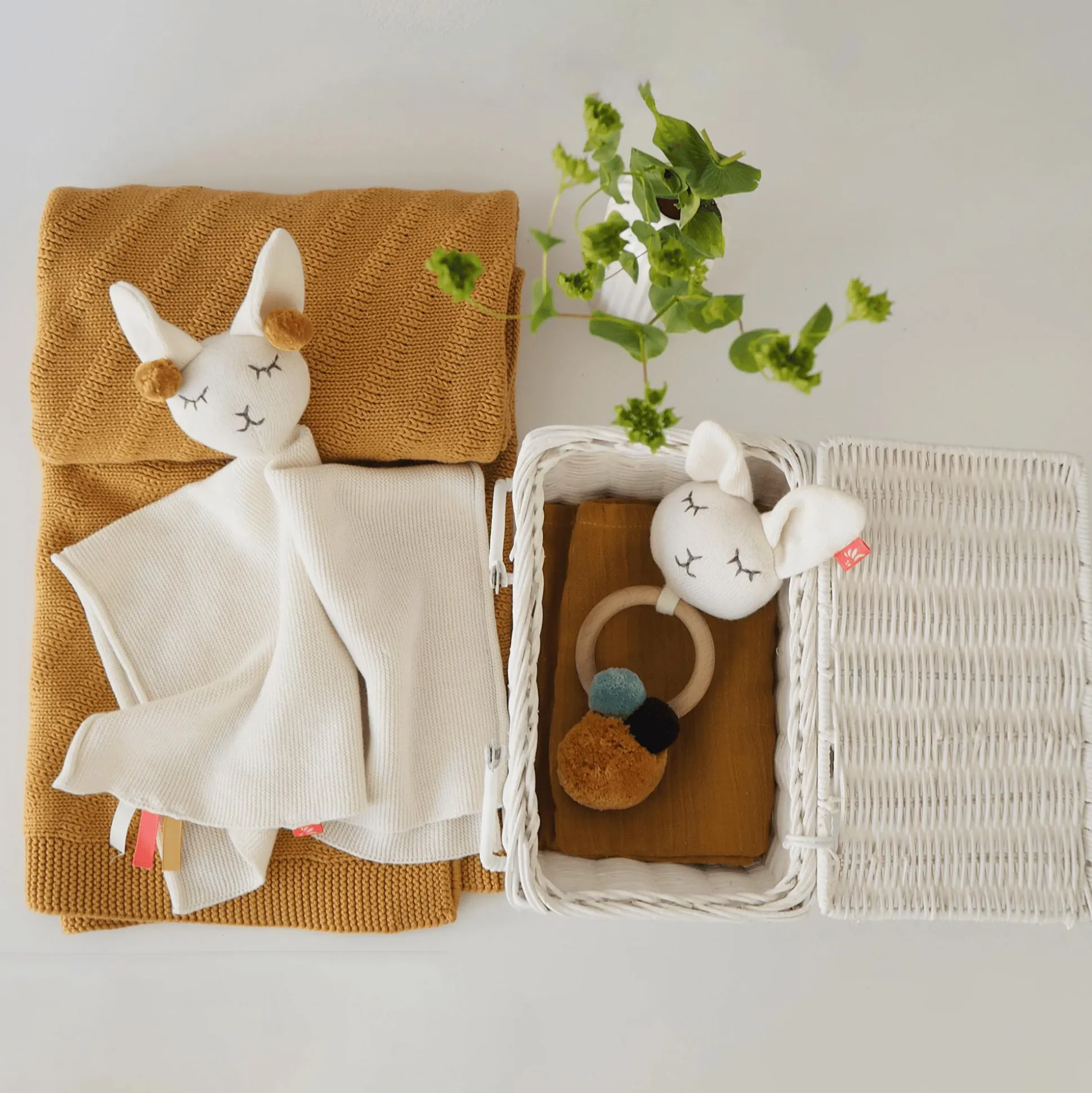 Beißring-Rassel Lama