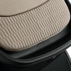 DEMI next Cosmopolitan