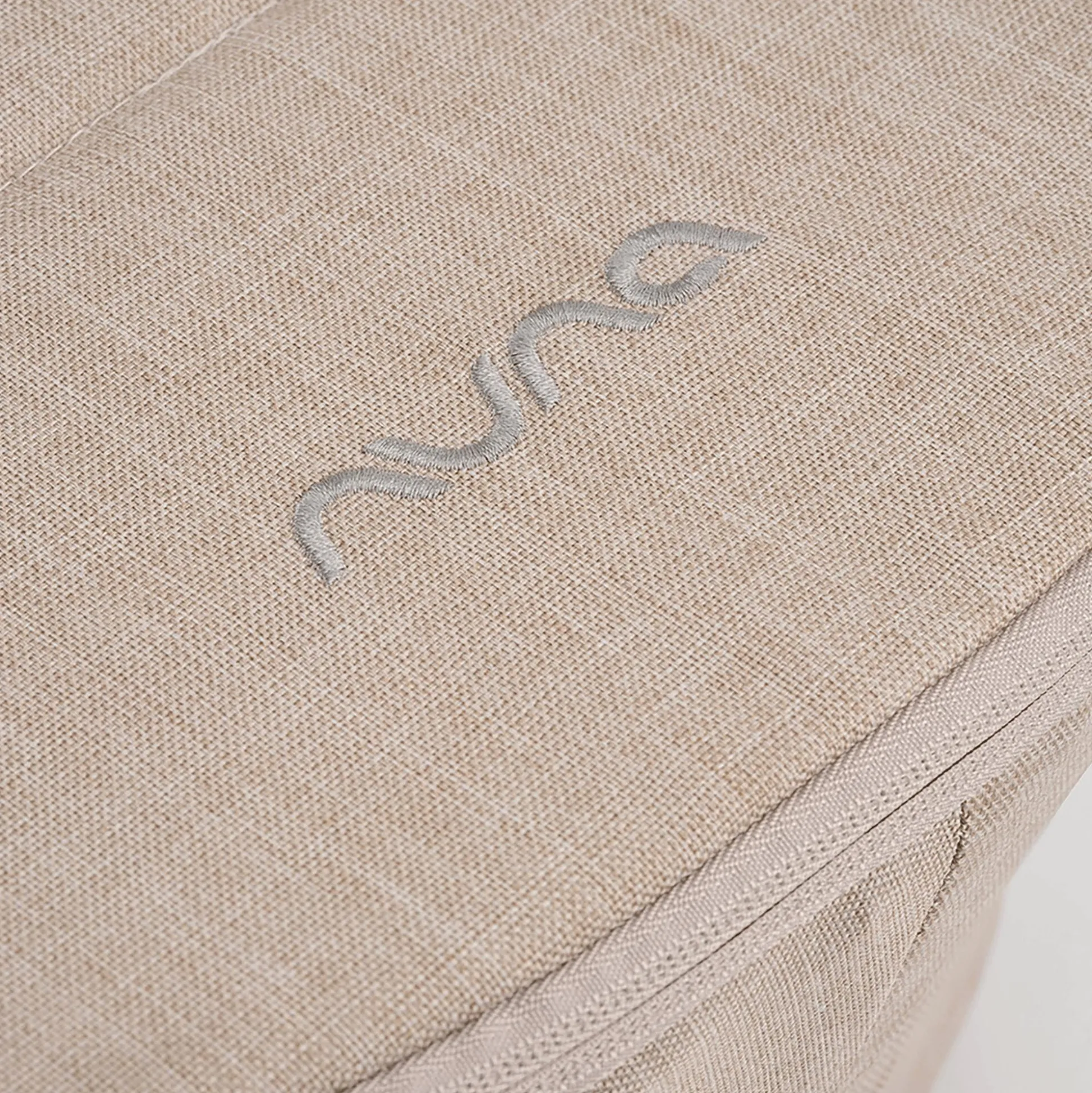 DEMI next Wanne Biscotti