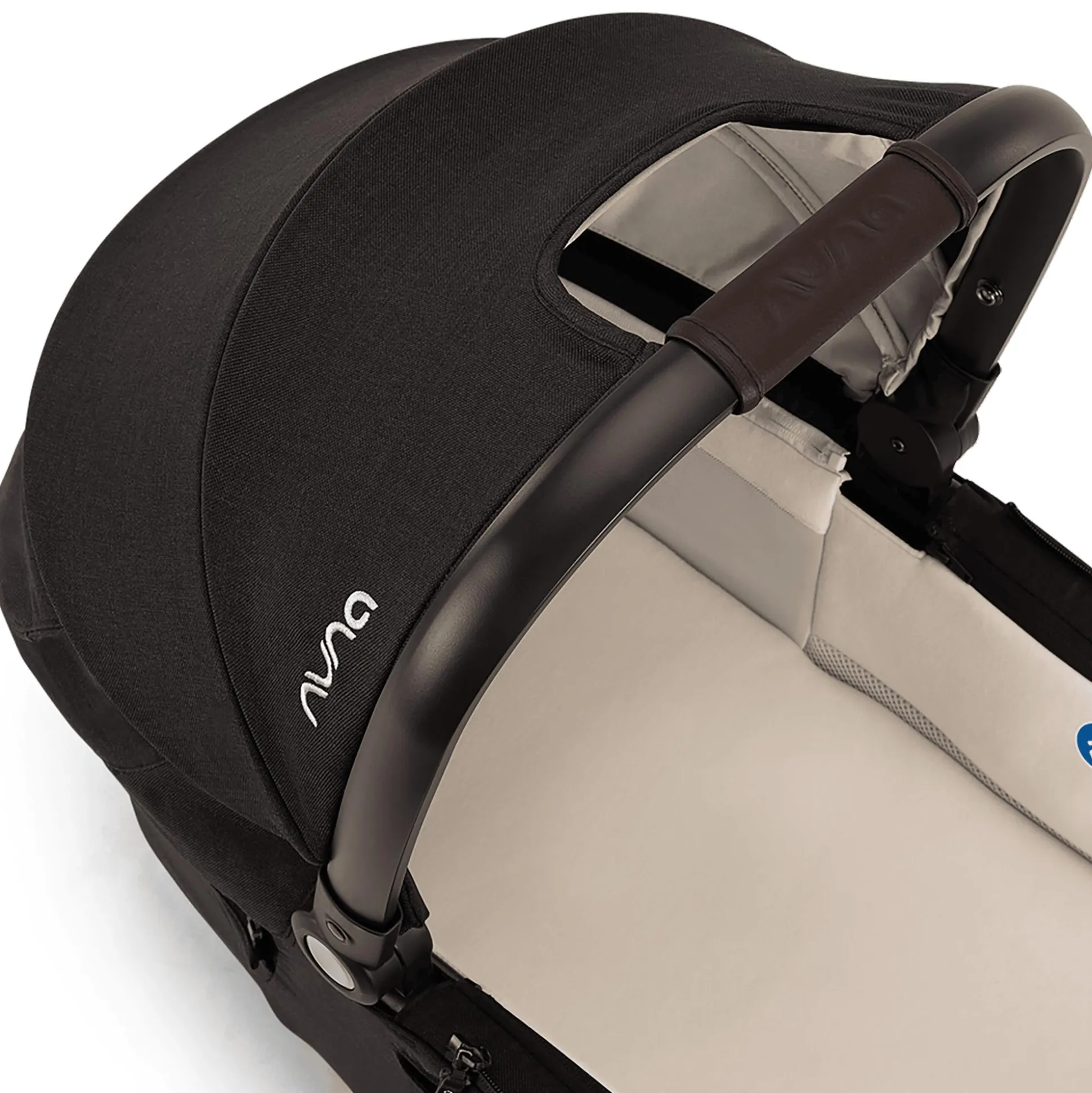 DEMI next Wanne Caviar