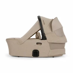 DEMI next Wanne Cosmopolitan