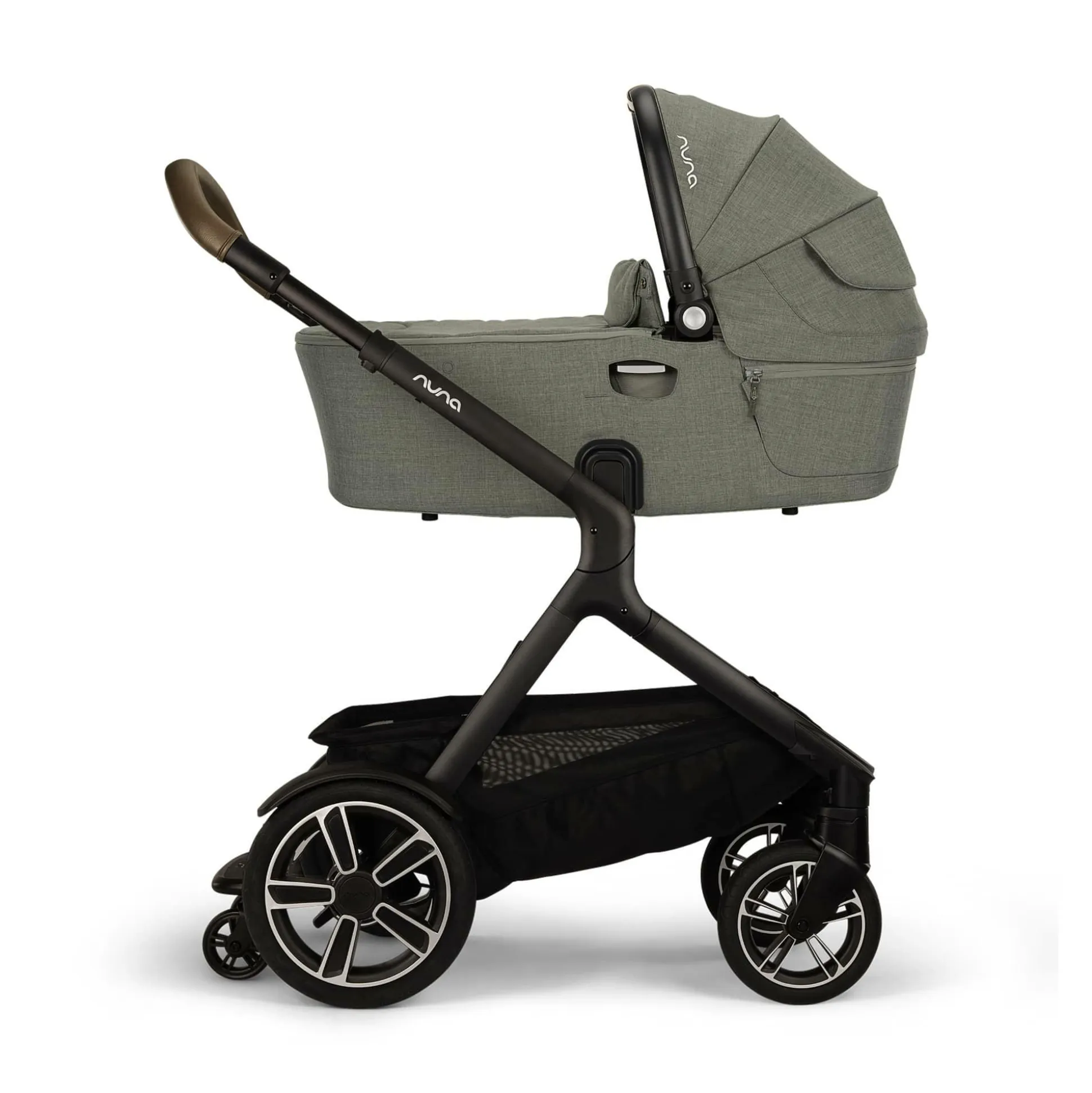 DEMI next Wanne Pine