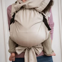 ELSA & EMIL Babytrage HUGIFY Halfbuckle Kängurubeige