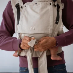 ELSA & EMIL Babytrage HUGIFY Halfbuckle Kängurubeige