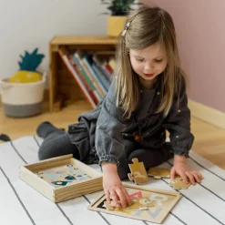 Holzpuzzle-Set Farben