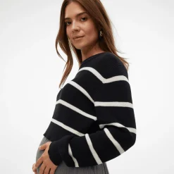 Kurzer Strickpullover