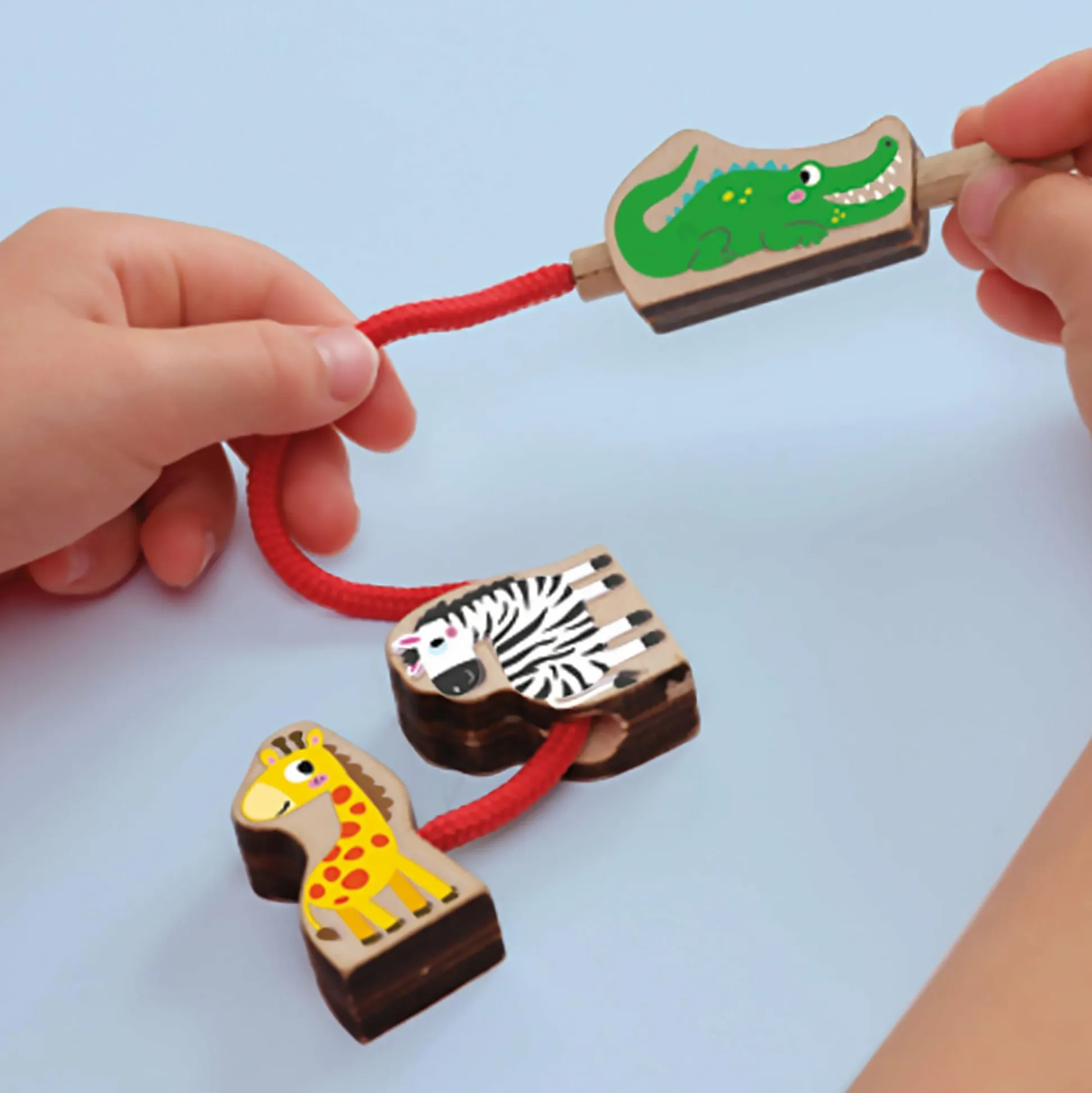 My first - Holztiere-Perlen auffädeln