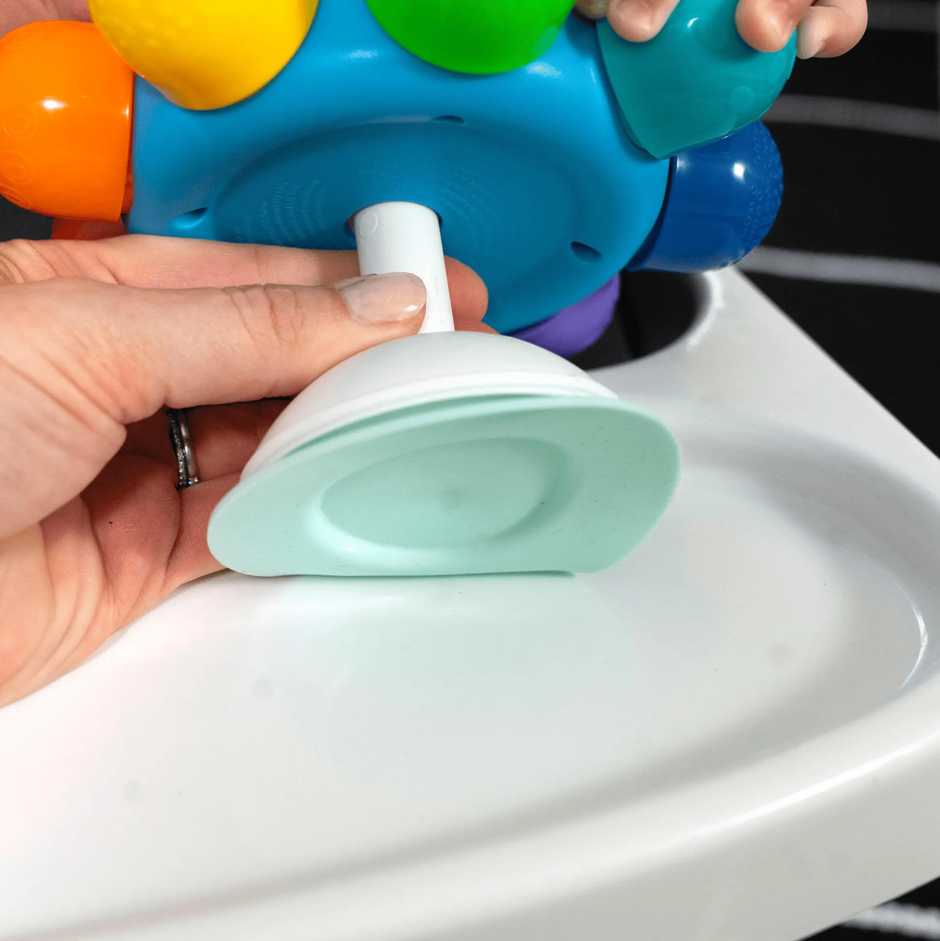 Opus' Spin and Sea Suction Cup Toy