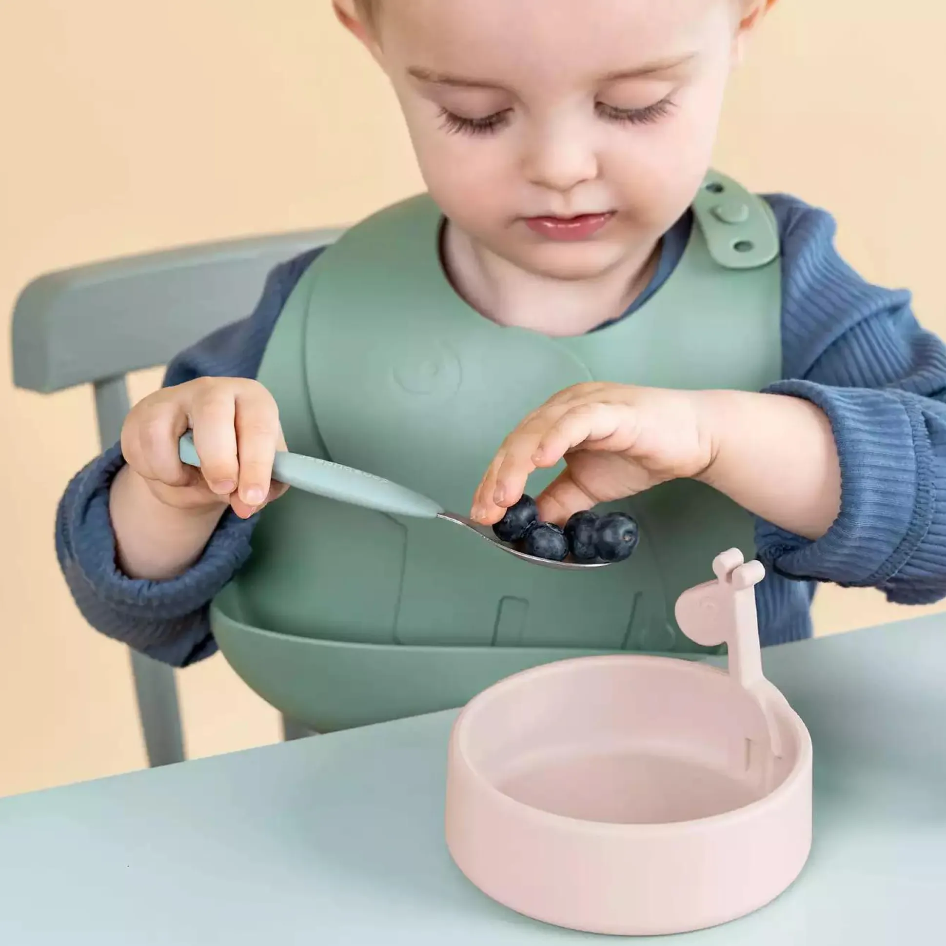 Silikon-Schüssel Peekaboo Raffi Rosa