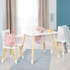 Sitzgruppe mit Aufbewahrungsnetz