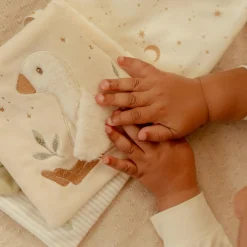 Stoffbuch mit Aktivitäten Newborn Naturals