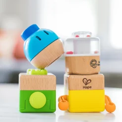 Vier verrückte Bausteine